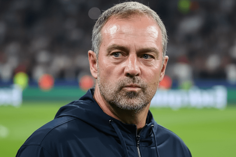 Hansi Flick en conférence de presse après la blessure de Raphinha.